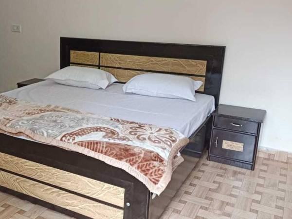 OYO HOME 92096 Youphoria