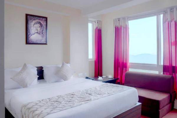 Goroomgo Himalayan Wind Horse Darjeeling