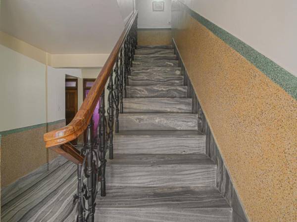 OYO 82491 Crystal Palace