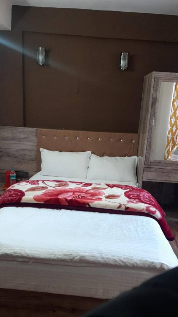 Goroomgo Olive Branch Darjeeling