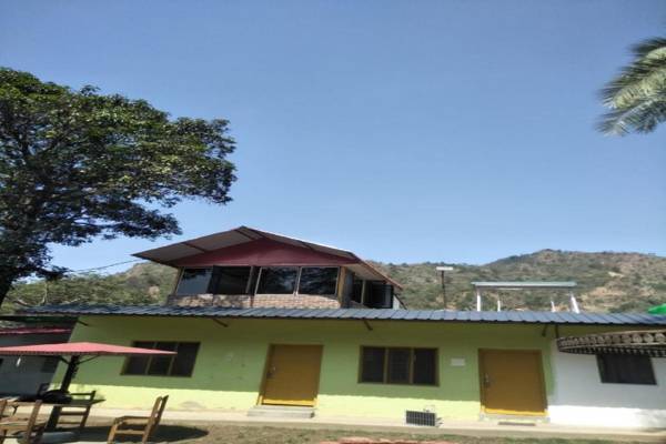 OYO HOME 84175 Etu Adventures Homestay