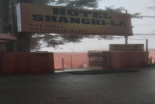 Goroomgo Shangri La Dalhousie