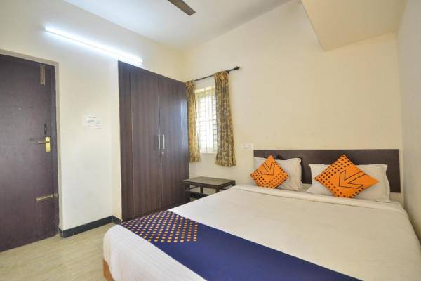 SPOT ON 78861 Hn Residency