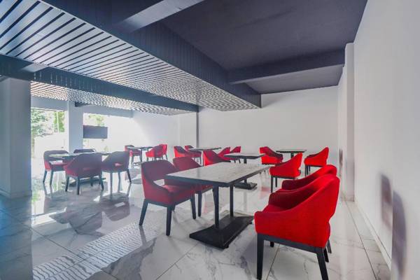 Capital O 81526 The Paradise International