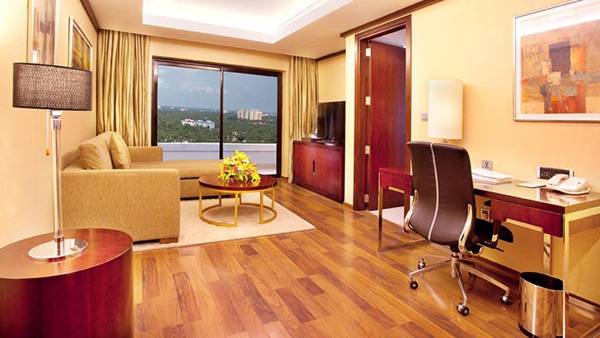 Workspace - Holiday Inn Cochin an IHG Hotel