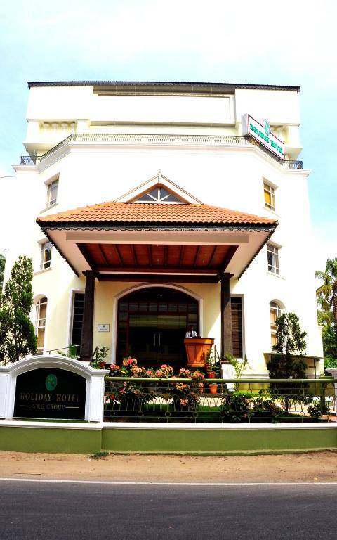 Holiday Hotel Cherai