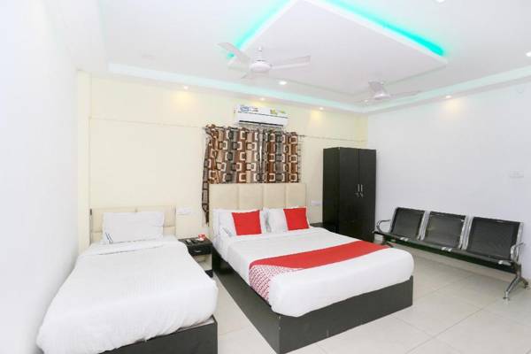 OYO 61184 Hotel Moidu's