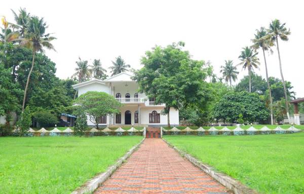 Oikos Periyar White House