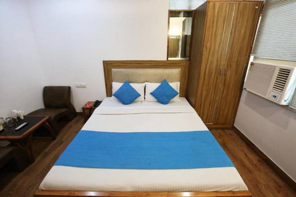 OYO 9230 Hotel Royal Brooks