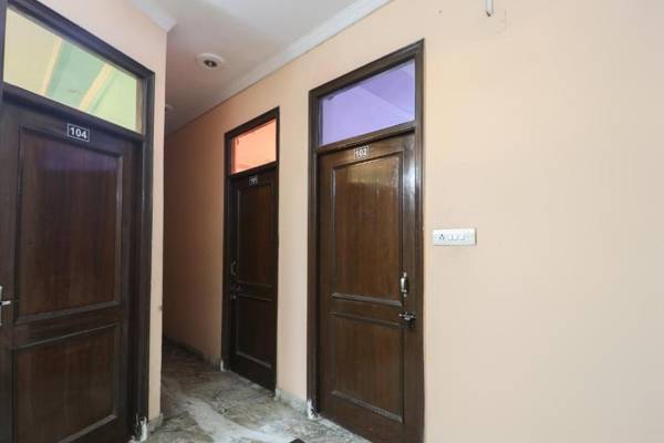 OYO 65698 Vansh Residency