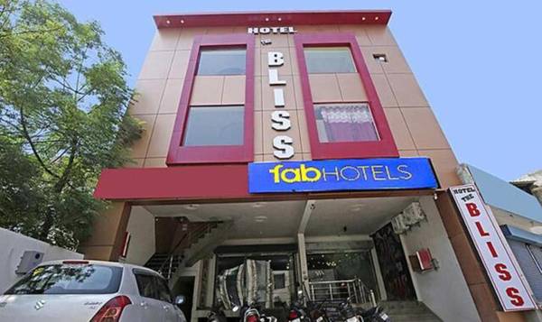 Capital O 91074 Hotel The Bliss