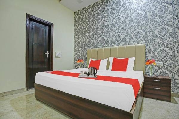 OYO Flagship 92762 Lavish Hotel