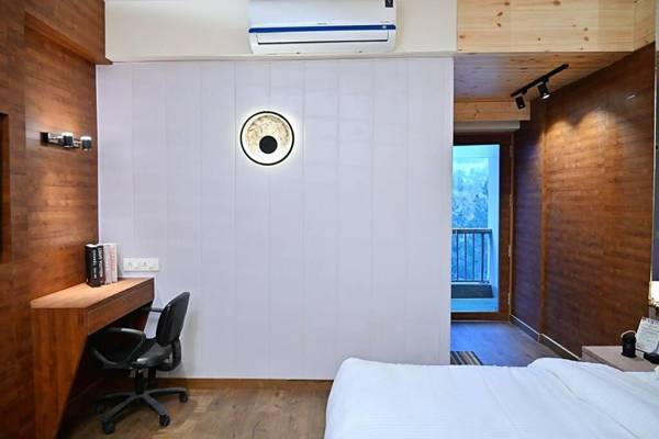 Workspace - THE LUXURY STAYS BY GLAMBIRDS - HOME STAY
