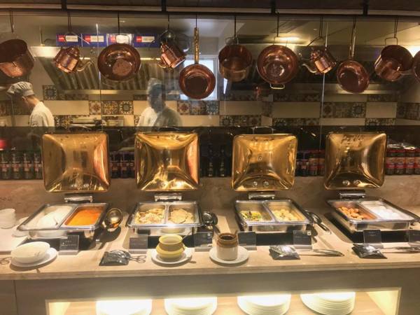 The International by Tunga