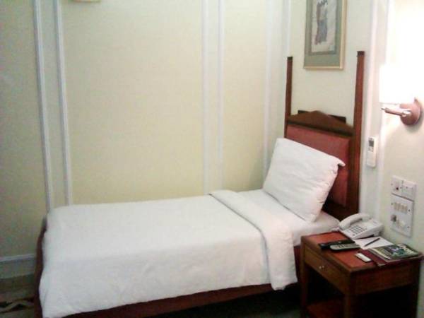 Hiltop Hotel