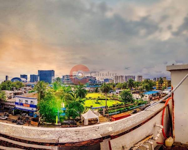 La Hotel Metro near BKC