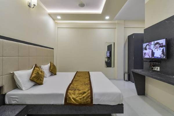 Hotel Aroma- Dadar