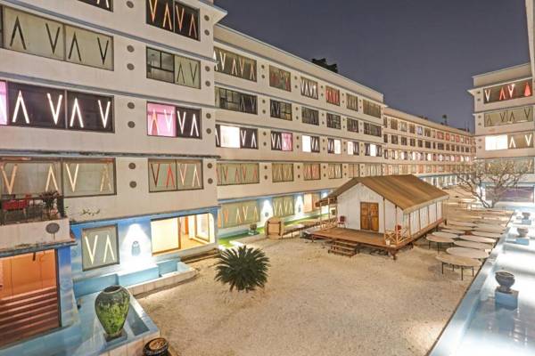 Townhouse 808 Royal Palms Shared Serviced Apartment