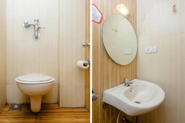 OYO Flagship 18502 Sahar International