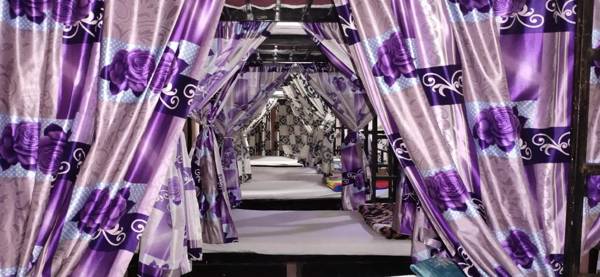 Super SleepWell Male-Female Hostel