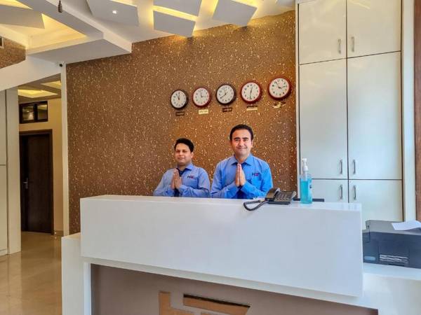 Hotel Empire - Near International Airport