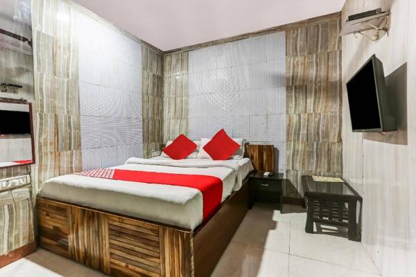 OYO 85821 Hotel M Residency