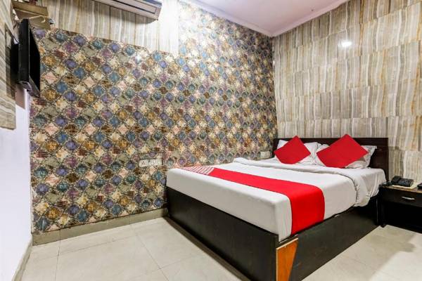OYO 85821 Hotel M Residency
