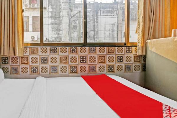 OYO 85599 Hotel Pakeeza