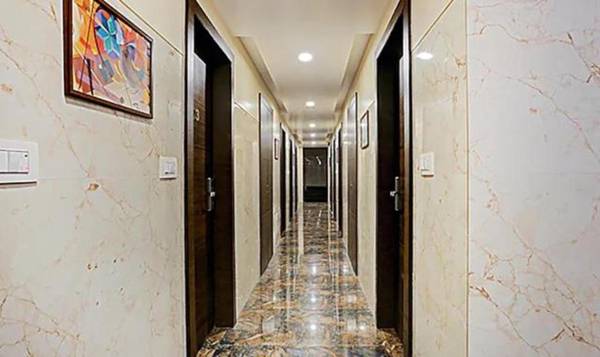 FabHotel New Radisson Suite