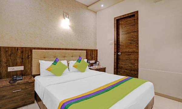 Treebo Trend BKC Mannat