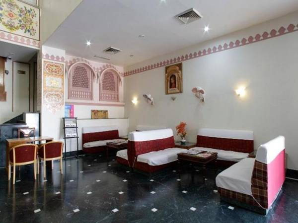 Hotel Raj Vilas Place