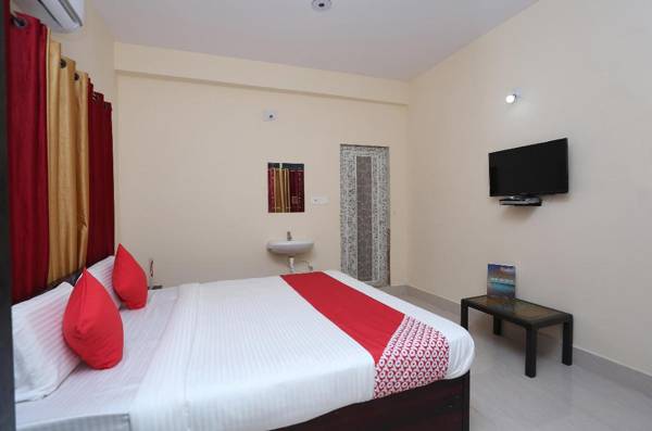 OYO 18355 Hotel Moonlight