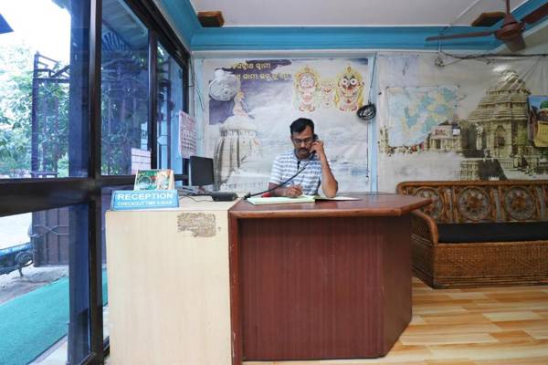 OYO 42615 Mayurika Guest House