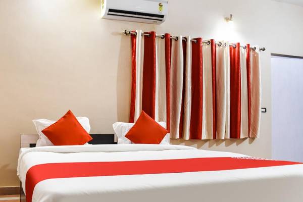 OYO 70584 Laxmi Niwas