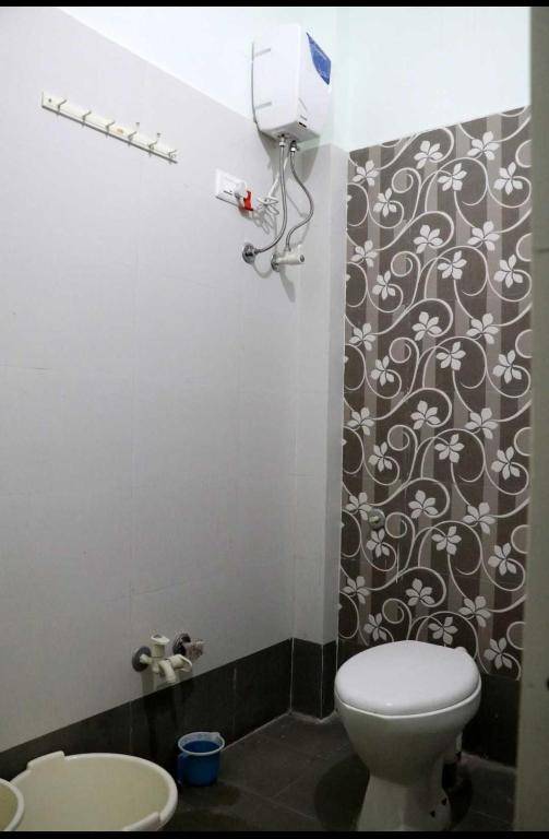 SPOT ON 89993 Teerath Hostel And Lodging