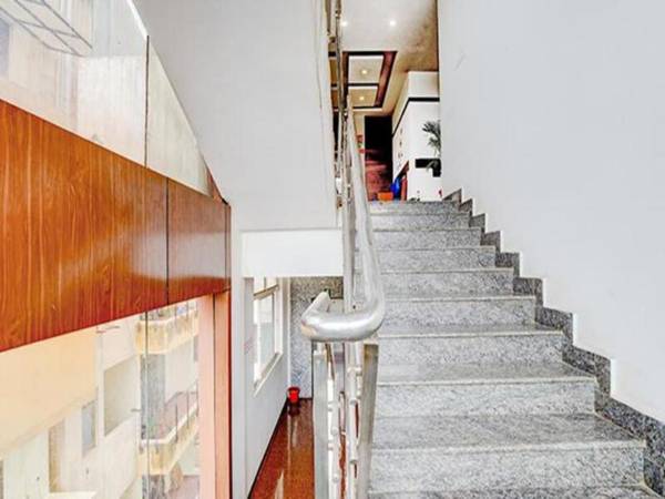 FabHotel Plus Point Suite