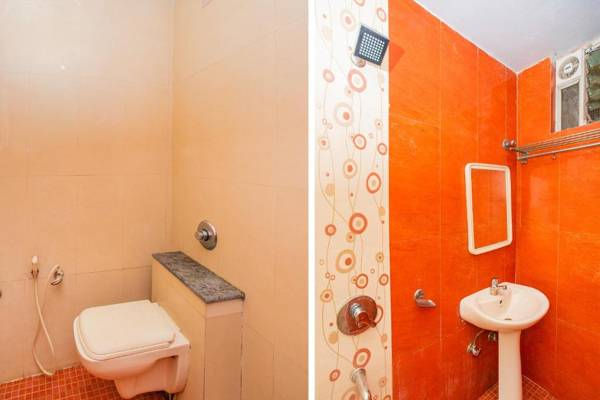 OYO Flagship 18338 White Fort