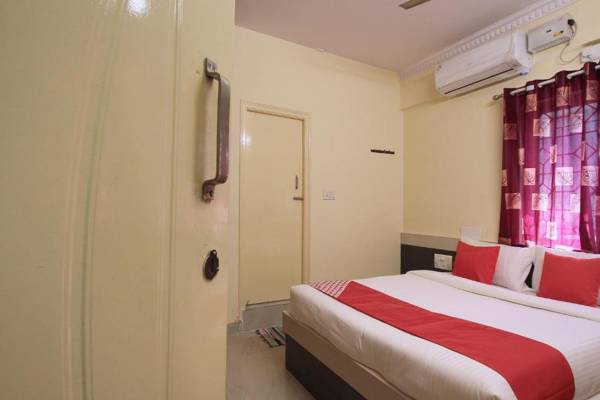 OYO 24259 Hotel Blue Inn