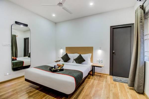 Vaccinated Staff - OYO TOWNHOUSE 077 HOTEL ROOM Stories