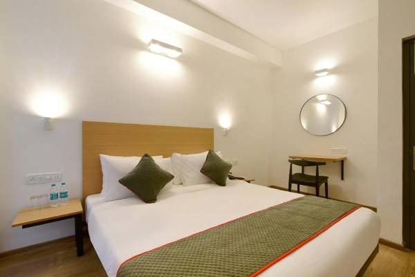 OYO Townhouse 106 Airport Road