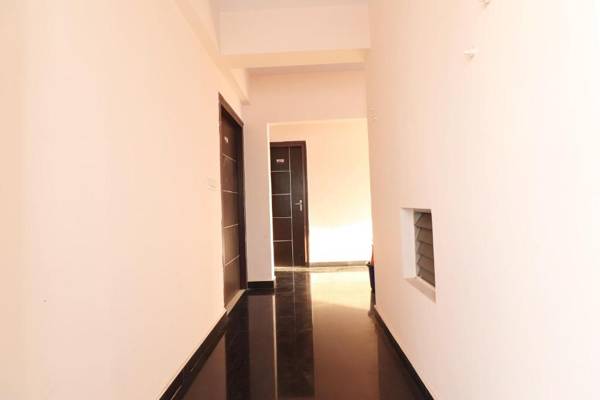 OYO 39395 Encore Suits