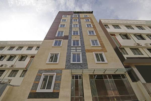 OYO Flagship 13933 Varcity Pearl