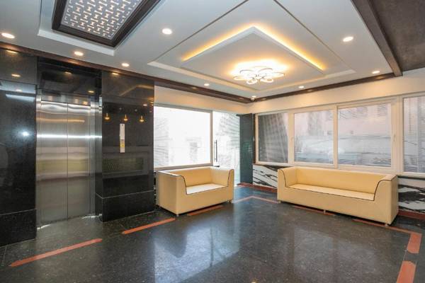 Capital O 13184 Savi International