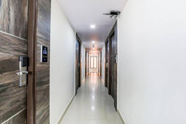 FabHotel Crown Heights - Fully Vaccinated Staff