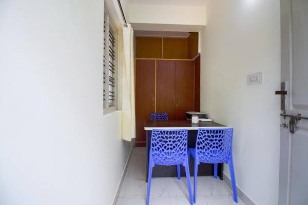 OYO Flagship 67007 Manyu Inn