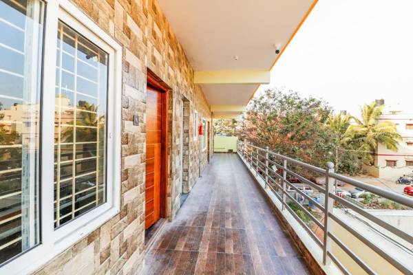 OYO 67994 Om Sai Suites