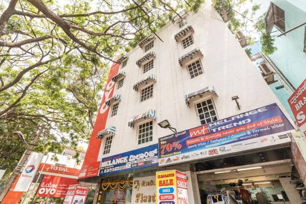 OYO 71720 Hotel Fiesta Grand