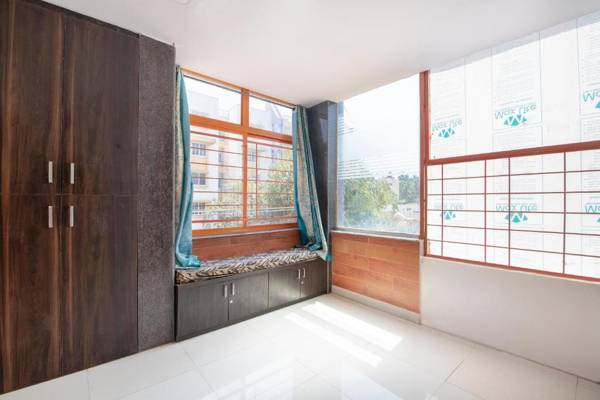 OYO 72276 Sai Comforts