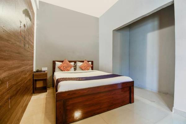 SPOT ON 74779 Gold Inn Palace