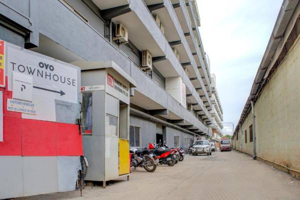OYO 385 TownHouse Navya International Ramamurthy Nagar